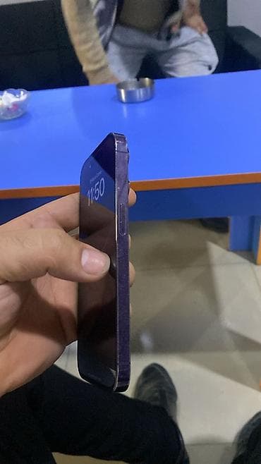 aipods pro 2: IPhone 14 Pro, Deep Purple — 4