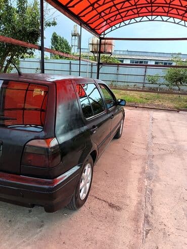 реставрация салона авто: Avtomobilin iç görünüşü. Avtomobilin salonunda qırmızı və qara — 9