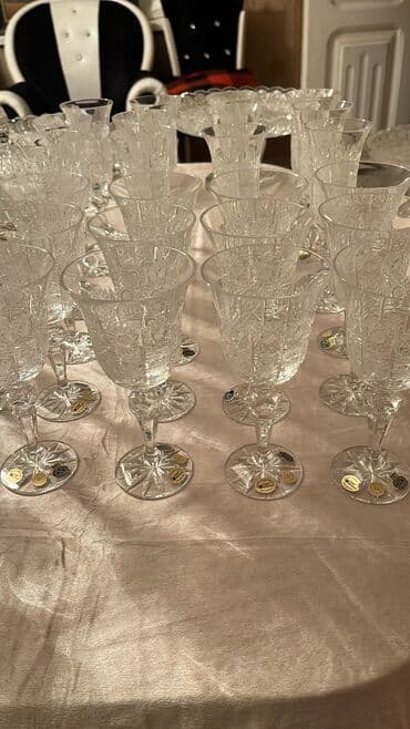 yuxuda qab qaşıq yumaq: Kristal süfrə dəsti - Zərif naxışlı, kəsim ornamentli iri kristal — 31
