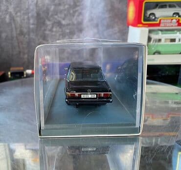 metbex tavan modelleri: Коллекционная модель Mercedes-Benz 240D V123 limousine black 1978 NEO — 4