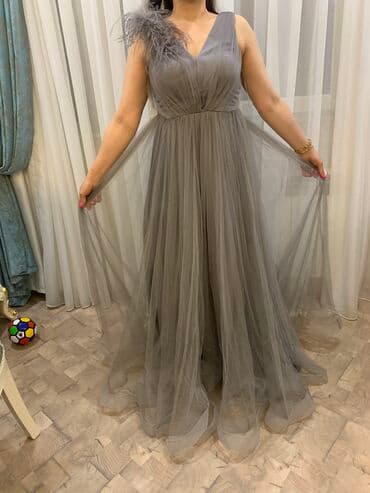 узбекское платье со штанами: 250 azn alinib sahilden. 100azn satilir. 42 razmer. kemeride var — 1