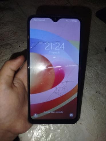 philips xenium 9@9h: Samsung Galaxy A10, 32 GB, rəng - Qara, Qırıq — 3