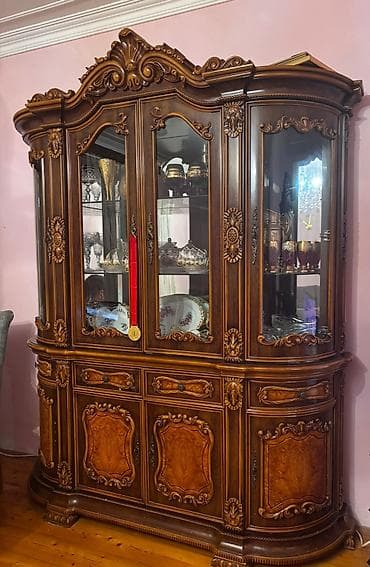 Klassik üslubda qonaq otağı vitrin dəsti her 3 mebel 110 azn - — 2