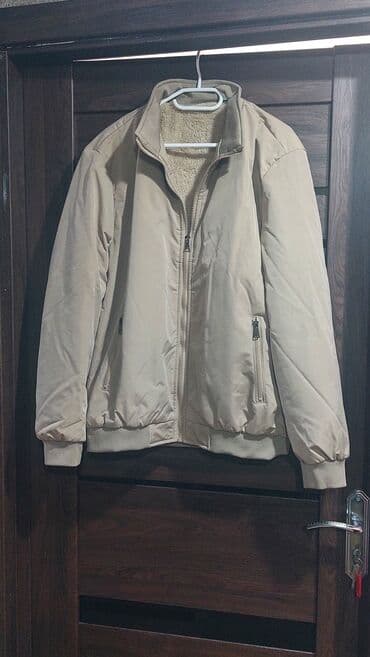 kişi üçün yun gödəkçələr: Bej rəngli kişi qış gödəkcəsi - Model: zipli, klassik stand-yaxa - — 1