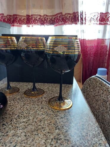 Qida məhsulları: Qrafin ve 6 bakal — 2