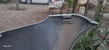 f30 m bufer: Ağ rəngdə nəqliyyat vasitəsi buferi. Buferin ön hissəsində işıqlar — 3