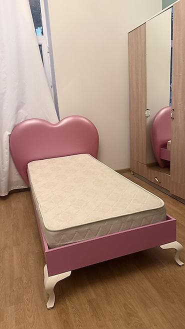 кухонная мебель: Uşaq/yeni-yetmə çarpayısı – ürək formalı başlıqla - Rəng: çəhrayı — 6