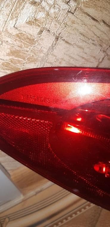 mersədes: Mercedes-Benz — 2