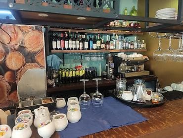 buz bar: Xanim barmen lazimdi iş saati 10:00-22:00 11:00-23:00 iş yeri içəri — 1