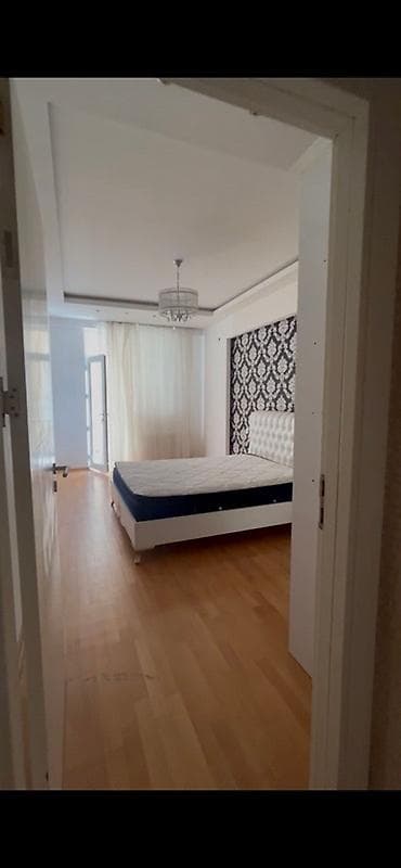 hovsan mida ev satilir: Bu müasir mənzil rahat yaşayış üçün ideal olub, böyük bir qonaq otağı — 9