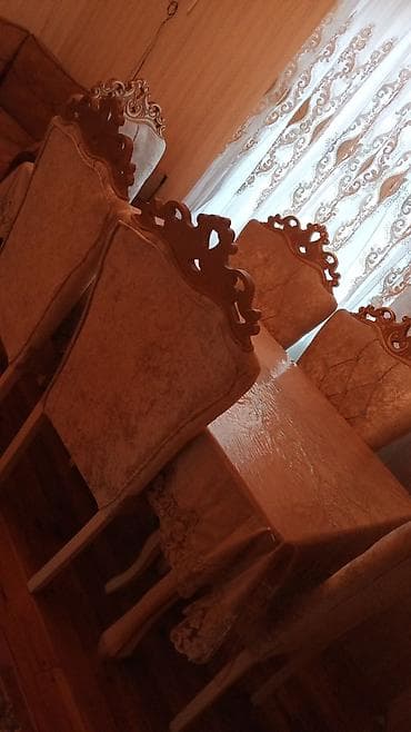 stol dəsdi: Qonaq otağı mebel dəsti Tərkibi: - Vitrin şkaf: şüşə vitrinli, krem — 4