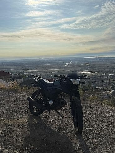 Enduro tərzində yığılmış yol/dağ motosikleti - Korpus və detalları — 1