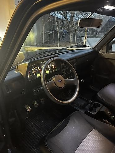 turbo.az vaz 21010: Lada 4x4 (Niva) — qara rəngli, 3 qapılı SUV Bez kraka. 2019 12 ci ay — 6