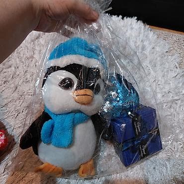 donlar toy: 8marta hediyyelik yumşag oyuncag brelok, ve kaşelyok var . 3 dest — 5