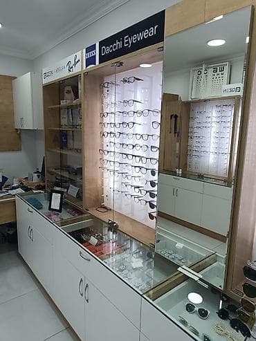 Оборудование для производства: Vitrinlər satılır təxmini 7 metrdir Qiymət 3000 manat Təzə — 7