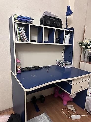 Künc masa, Stulsuz, Polkalı, Siyirməli, Sadə laminat