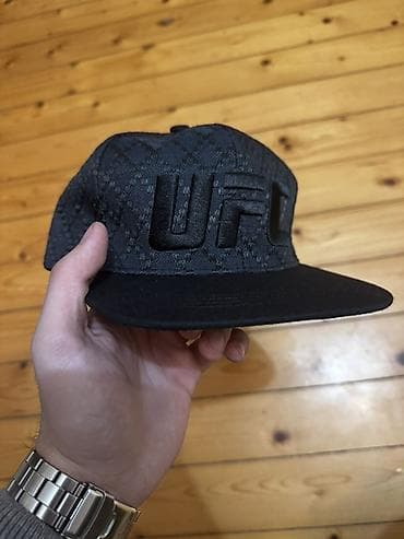 UFC loqolu qara papaq (snapback stili) - Rəng: Tünd qara - Üz hissədə