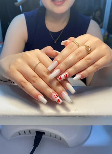 dirnaq kursu: İş axtarıram
manikür ve pedikür də bacarıram — 1