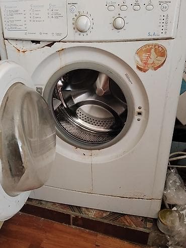 ev masin: Indesit önyükləməli paltaryuyan maşın - Yükləmə həcmi: 5 kq - Enerji — 1