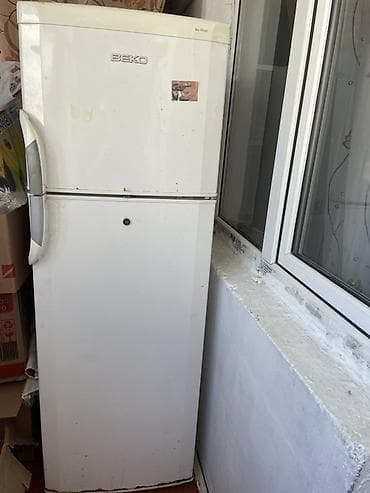Кухонные плиты и варочные поверхности: Б/у 2 двери Beko Холодильник Продажа, цвет - Белый — 1