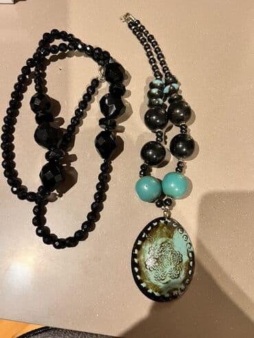 yuxuda sirqa gormek: Qadın bəzək əşyaları dəsti – müxtəlif kolyeler, bilərziklər və — 1