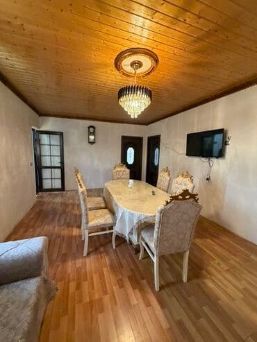 211 nomreli mekteb: 3 otaqlı, 81 kv. m, Orta təmir — 2