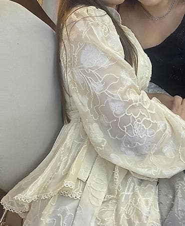 Женская одежда: Zərif ziyafət geyimi, bej rəng, bel hissəsi rezinli. Kəmərli. 1 dəfə — 3