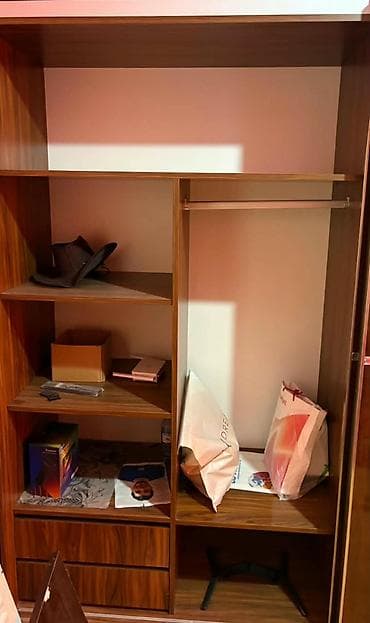 balaca skaflar: Paltar dolabı. Əla vəziyyətdədir. 200 AZN. 
2 tumba - 50azn — 3