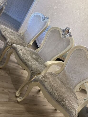 стулья для столовой: Для гостиной, Б/у, Нескладной, цвет - Бежевый Стул — 1