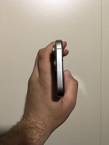 philips xenium 9@9d: IPhone 15 Pro Max, 256 GB, Natural Titanium, Face ID — 3