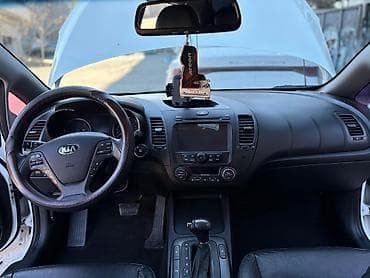 kia masin: Kia K3: 1.6 l | 2014 il Sedan — 3