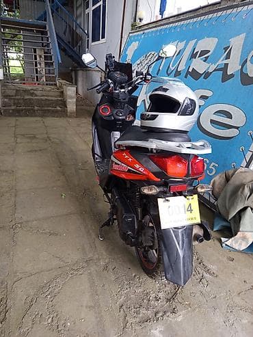 niva qapi uzluyu: Skuter – sport üslublu, şəhər içi sürüş üçün rahat model. - — 3