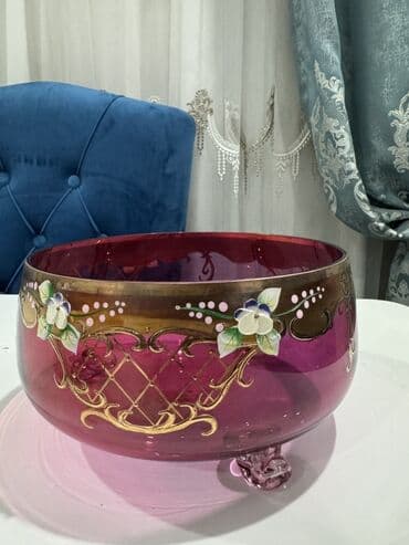 Bənövşəyi-çəhrayı tonlarda dekorativ şüşə meyvə qabı/kasa - Material