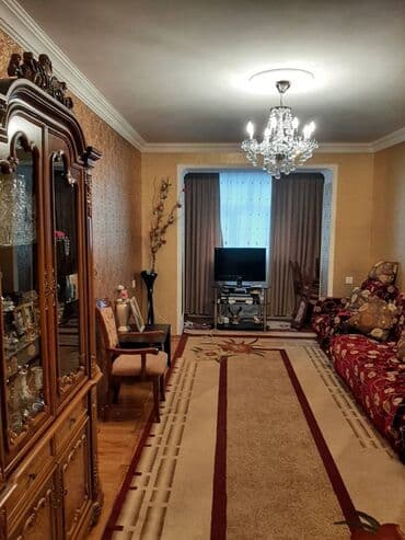 ist petrol tbilisi prospekti: Bakı, 2 otaqlı, Köhnə tikili, m. Qara Qarayev, 65 kv. m — 3