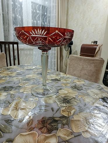 neman xrustal instagram: Qırmızı kəsma şüşədən hündür ayaqlı meyvə/qəlyanaltı qabı, Çexiya - — 4