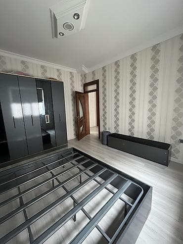 Mənzillər: 90 kv. m, 3 otaqlı, Qaz, İşıq, Su — 10