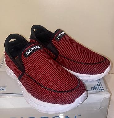 krosofka: "Ginnex"markası keyfiyyətSneaker 40 raz. Təzədir qutuda.Ölçü uyğun — 3