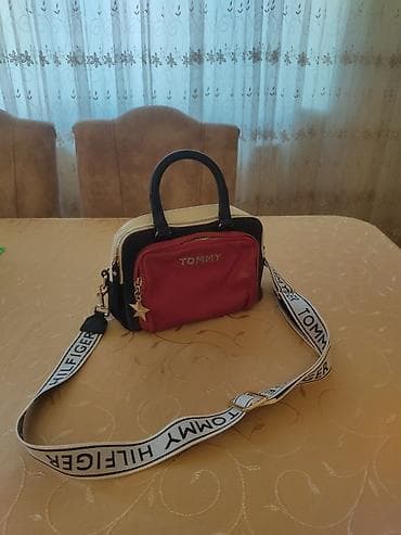 Tommy Hilfiger brend tərzində çoxfunksiyalı qadın çantası. - Dizayn