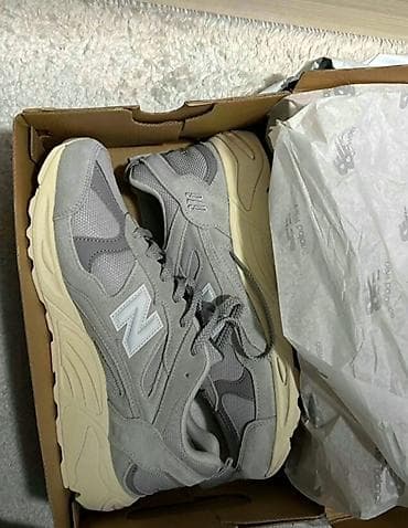 massimo dutti azerbaijan: Model: New Balance 878 ( retro “dad shoe” silueti) təzədir. Original — 1