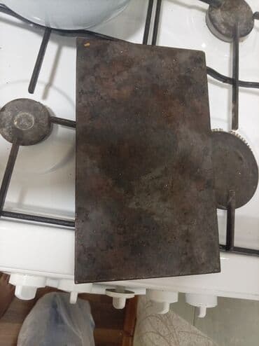 Metal press, tünd qəhvəyi rəngdədir və düzbucaqlı formada dizayn lalafo.az -da Metal press, tünd qəhvəyi rəngdədir və düzbucaqlı formada dizayn