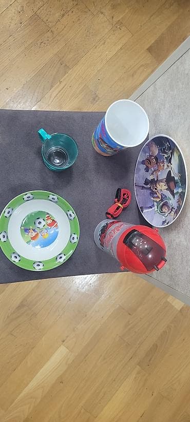 Tezediler 1ededi 1 man usaqlar ucun yemek ve su qablari — 6