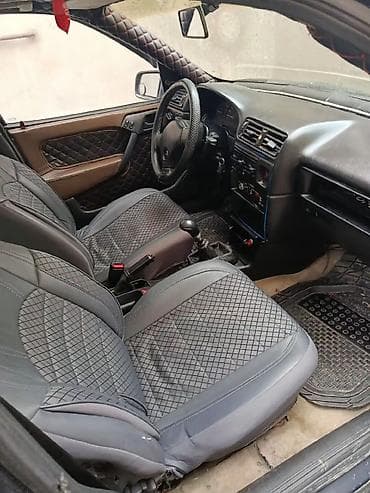 Аксессуары и тюнинг: Opel sedan, qara rəng. Nömrə: 10-LD-282 (AZ). - Kuzov: 4 qapı, arxa — 2