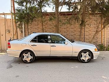 p4 disk: Mercedes-Benz C-Class: 1.8 l | 1997 il Sedan — 6