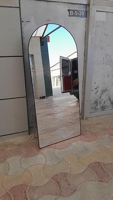 guzgu samdan: Güzgü Döşəmə üstü, Çərçivə ilə — 9