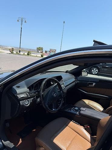 mersedes kapot: Mercedes-Benz E-Class sedan - Korpus: qara rəng, xrom detallar, 17" — 10