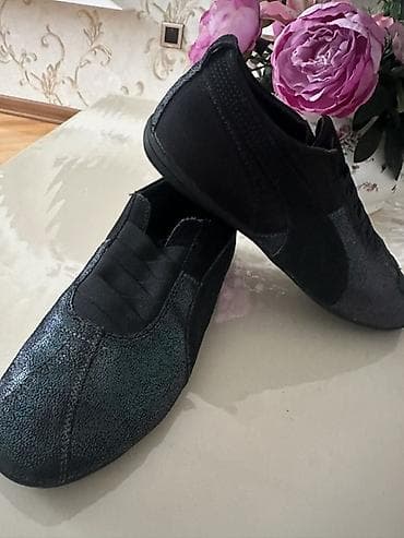krosofka: Qara rəngli unisex slip-on idman ayaqqabısı - Dizayn: Zərif, aşağı — 3