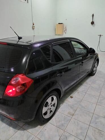 опель зафира а: Kia Ceed: 1.4 л | Хэтчбэк — 3