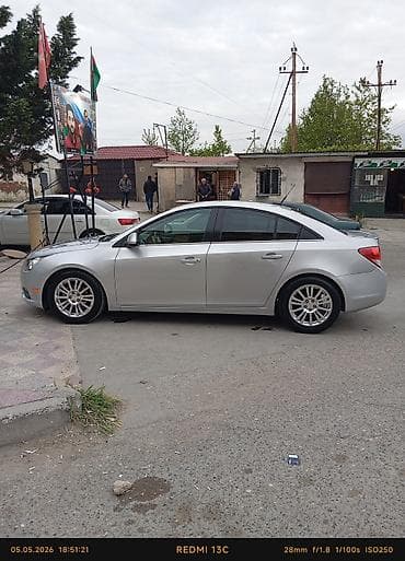 traxtor satisi: Chevrolet Cruze: 1.4 l | 2011 il 97000 km Sedan — 4