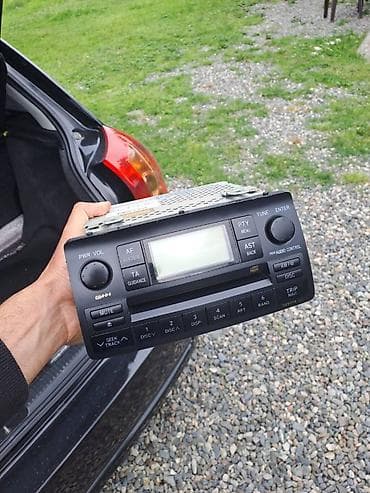 resmi 9 t: Tam Orginal Toyota Corolla zavod maqnitafonu yeni kimidir — 1