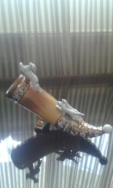 statuetki: Фарфоровая статуэтка "охотничий рог" - киевский экхз (киевский — 2